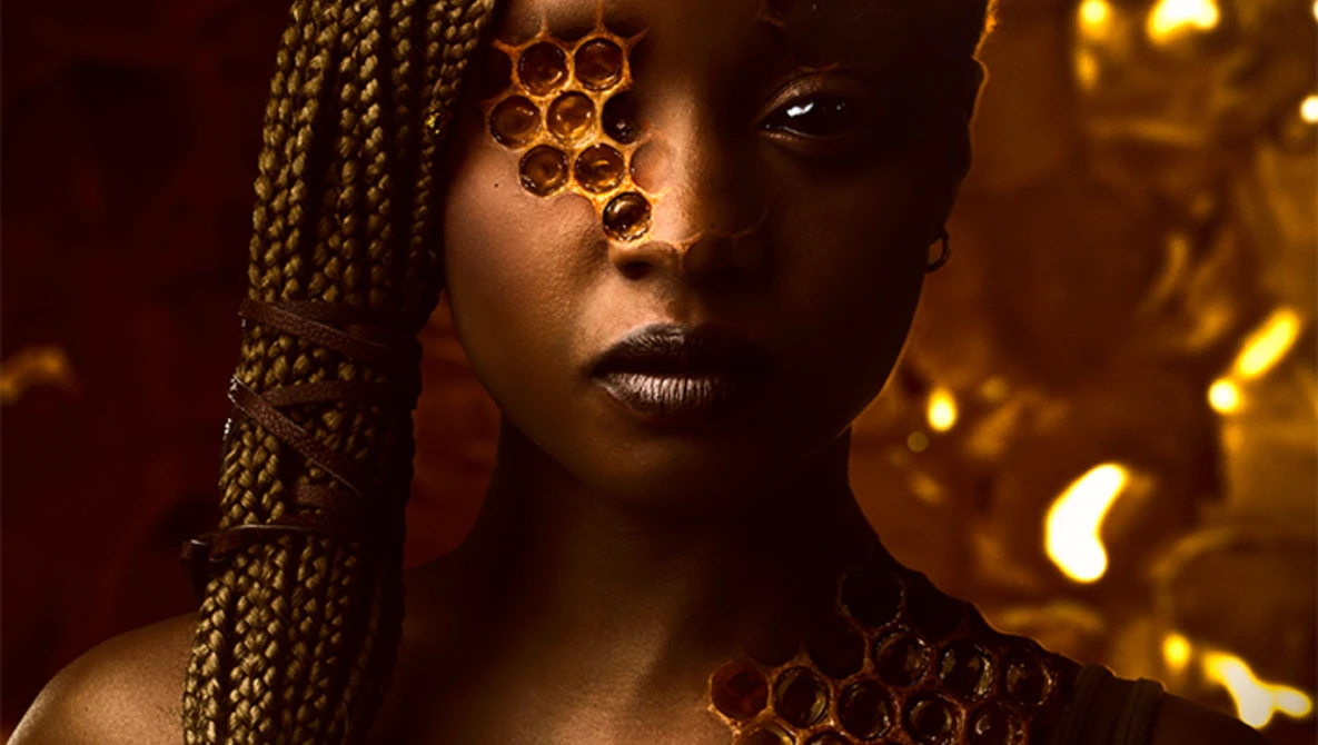 Watch How to Create Surreal Honeycomb Effect in Photoshop on YouTube.