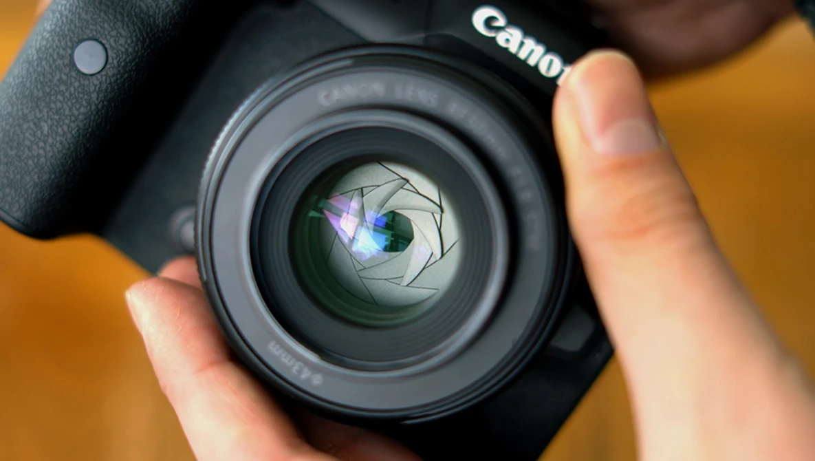 Watch Canon RF 50mm f/1.8 STM lens review with samples on YouTube.