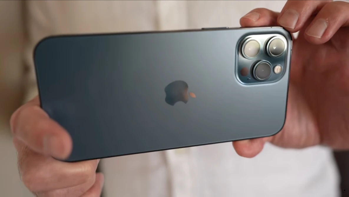 Watch What is Apple ProRaw? iPhone 12 pro users Check this out… on YouTube.