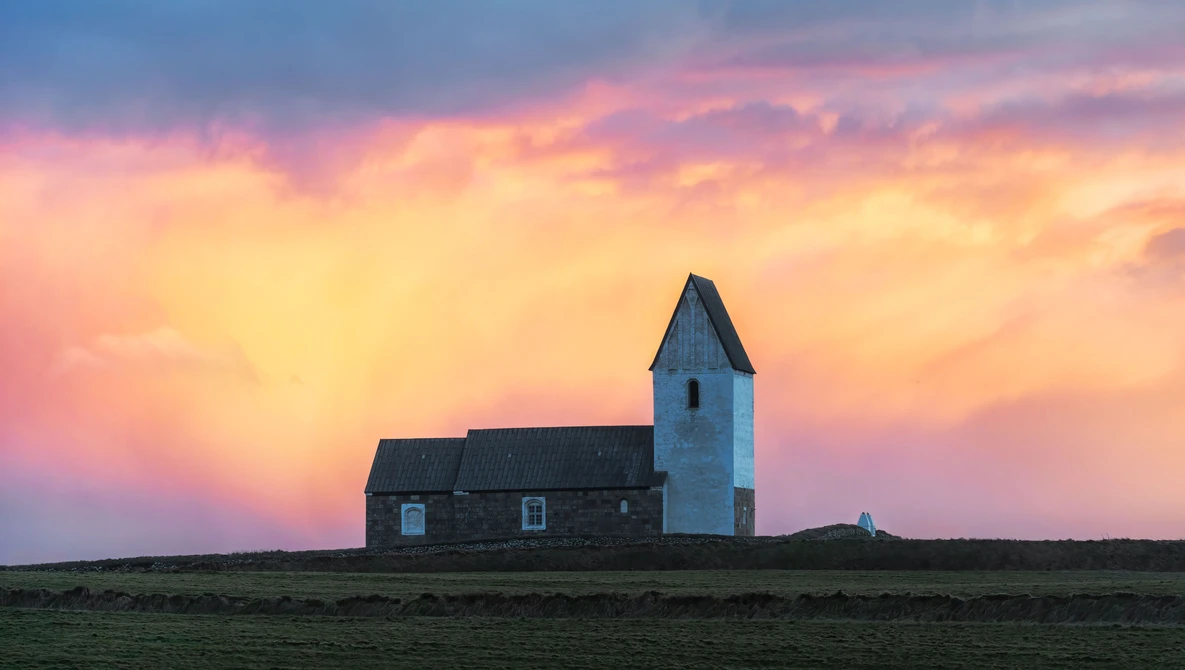 Watch Dramatic MINIMALIST Landscape Photography on YouTube.