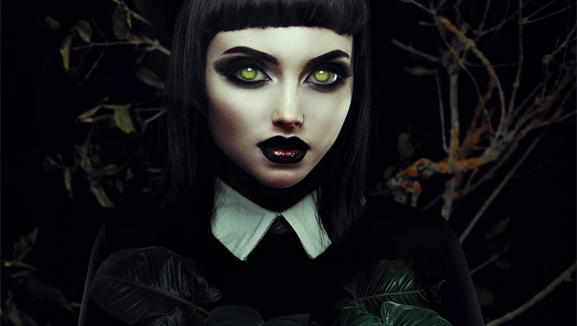 Watch How to Create a Doll Eye Effect in Photoshop – Tutorial on YouTube.