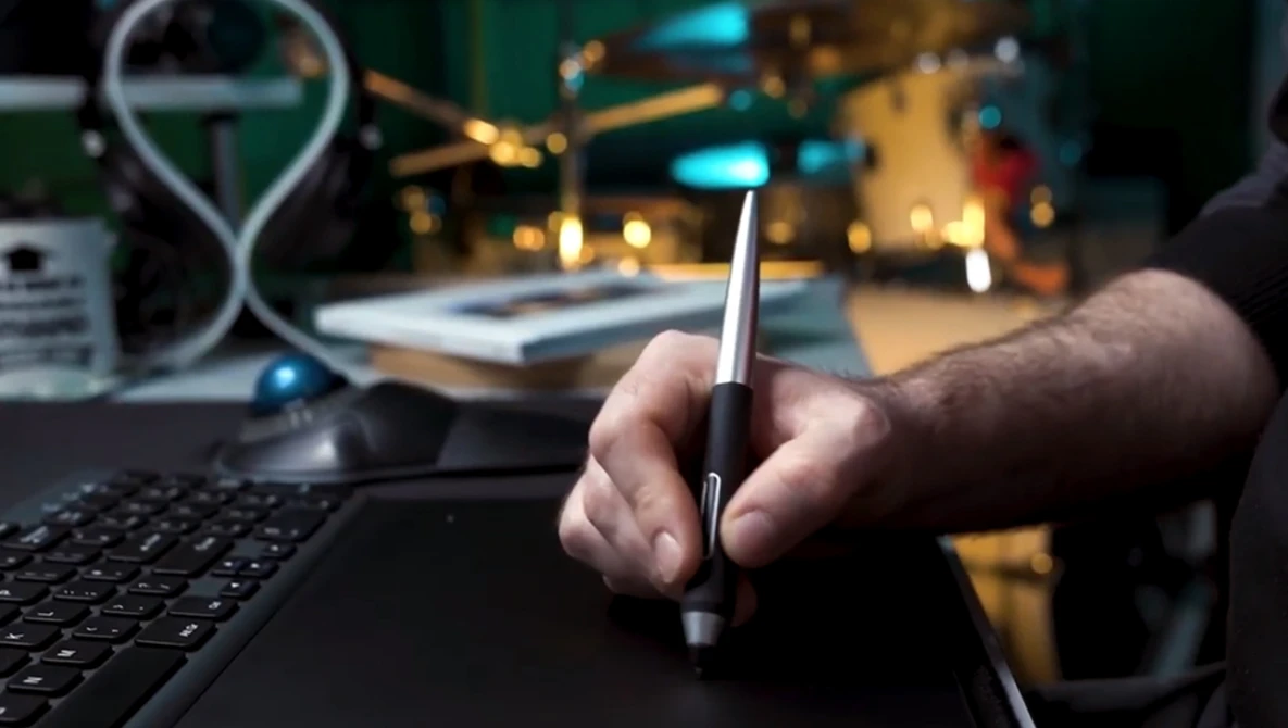 Watch XP Pen Deco Pro Graphic Tablet Review on YouTube.