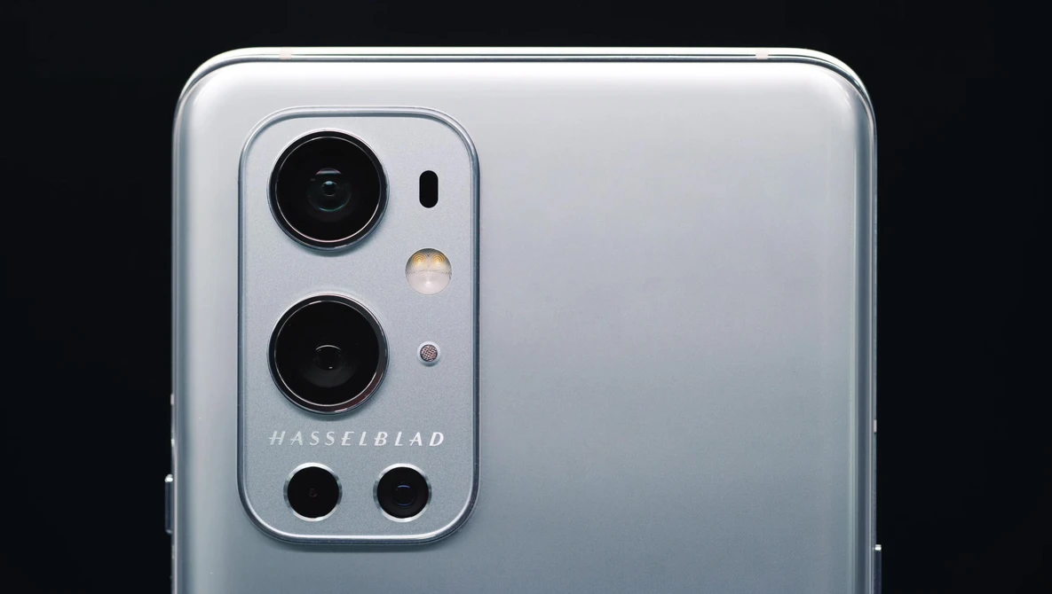 Watch OnePlus 9 Pro Review: A Huge Hasselblad Promise! on YouTube.