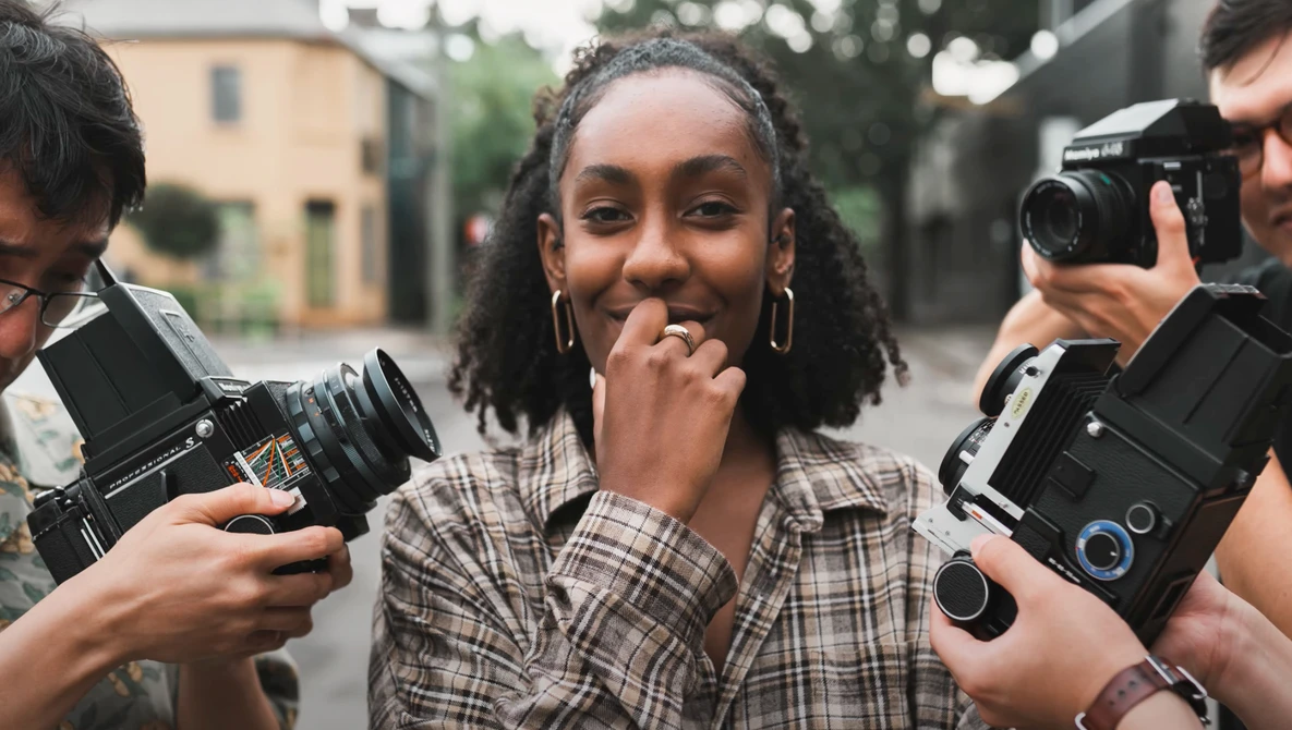 Watch Ultimate Mamiya Photo Battle | RB 67 | 645 Super | C330 on YouTube.
