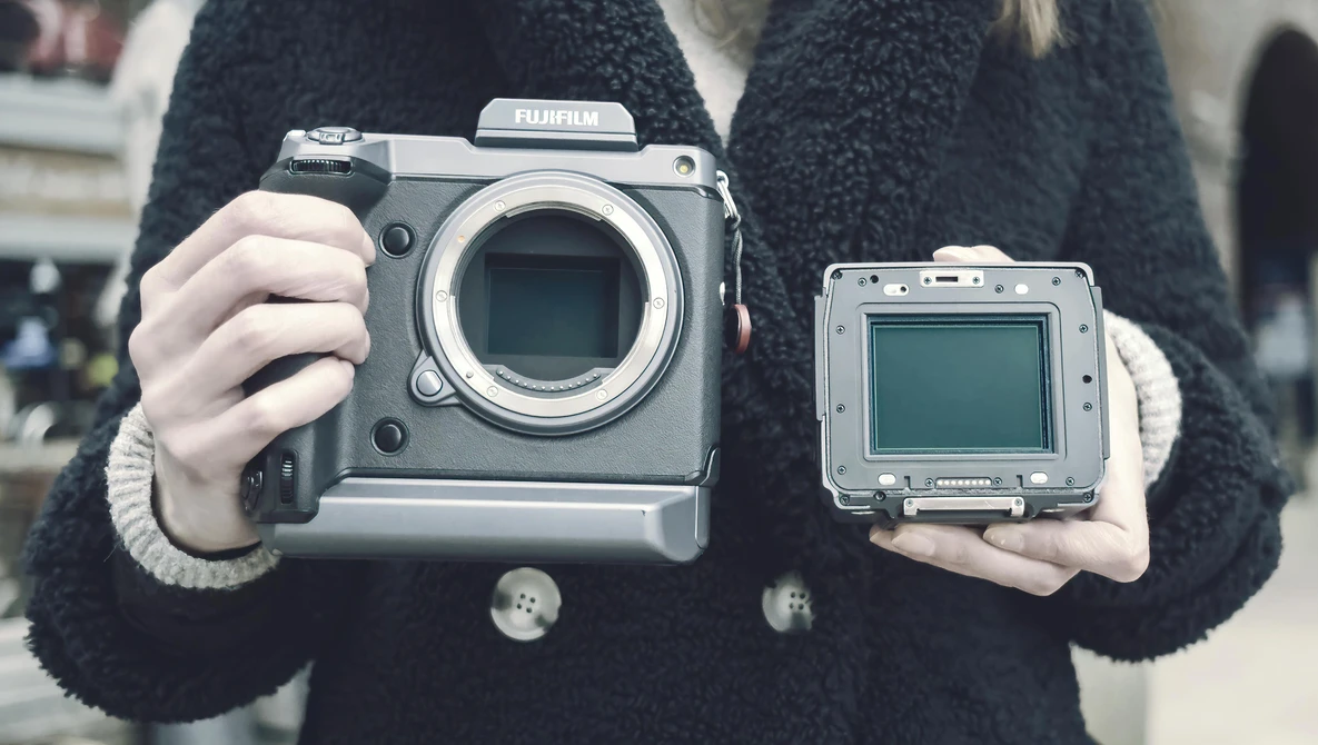 Fujifilm Pixel Shift Versus Hasselblad Multi-Shot: 400-Megapixel