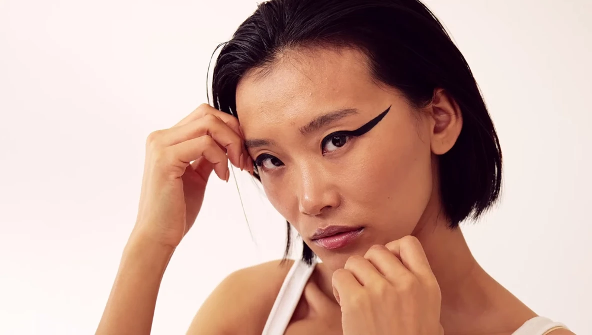 Watch How to Pose Models for Beauty Photography [Beauty Portrait Photography Posing Tips and Tricks] on YouTube.