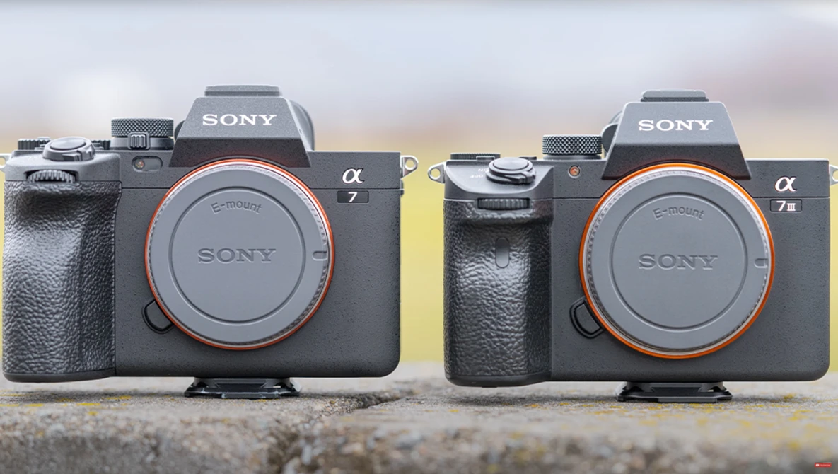 Sony Alpha 7 and Alpha 7R mirrorless cameras positioned side by side for comparison.