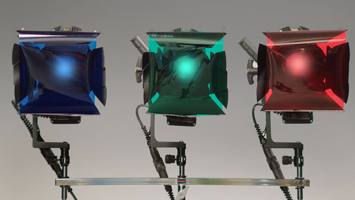 Watch How to make white light with sexy shadows – Lighting Tutorial on Vimeo.