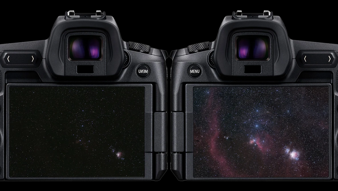 Dual camera interface displaying night sky photography with stars and nebulae on both screens.