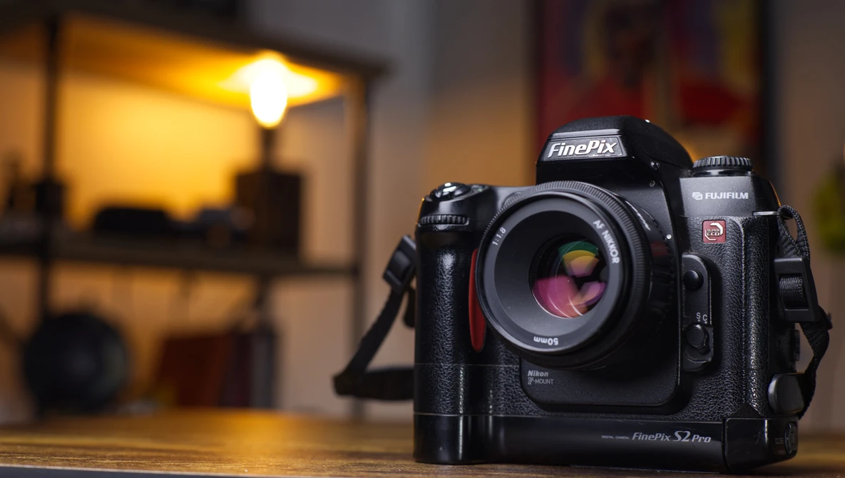 Retro Review: Shooting With a 20-Year-Old Fujifilm/Nikon