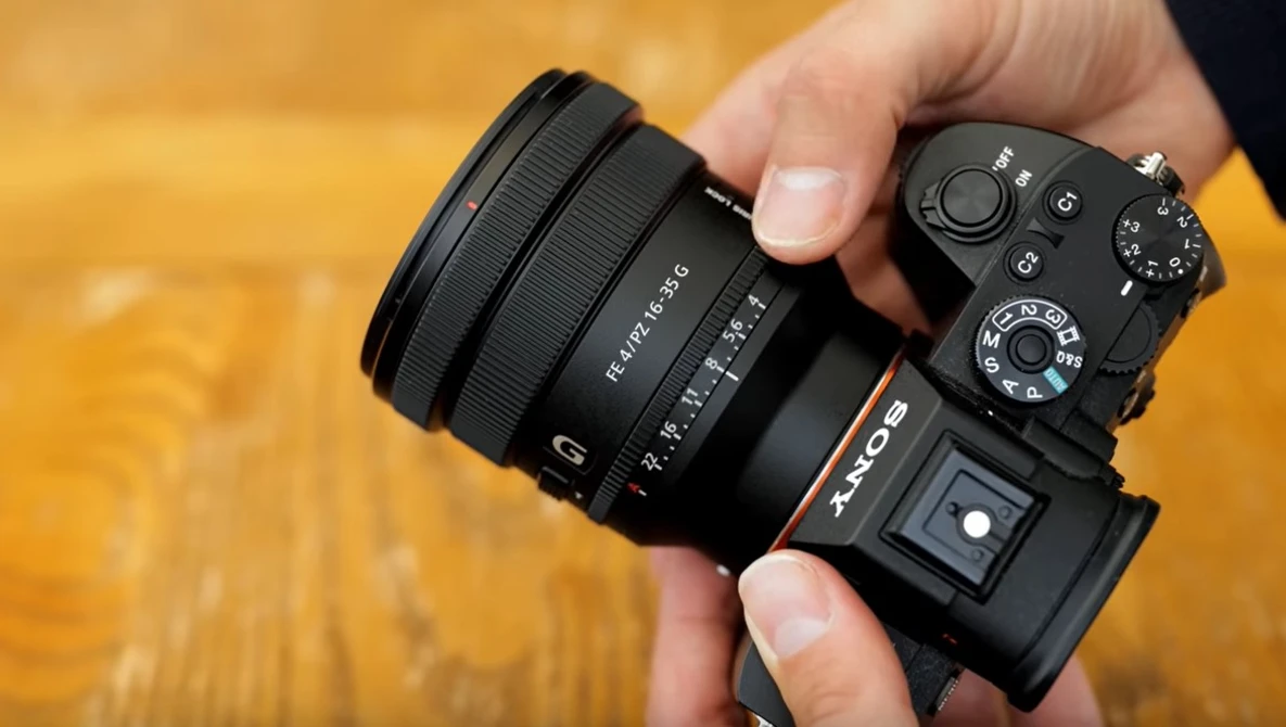 【Tマーケット】SONY 16-35mm F4 G Amazon.com : Sony FE PZ 16-35mm f/4 G Lens for Sony E : Electronics