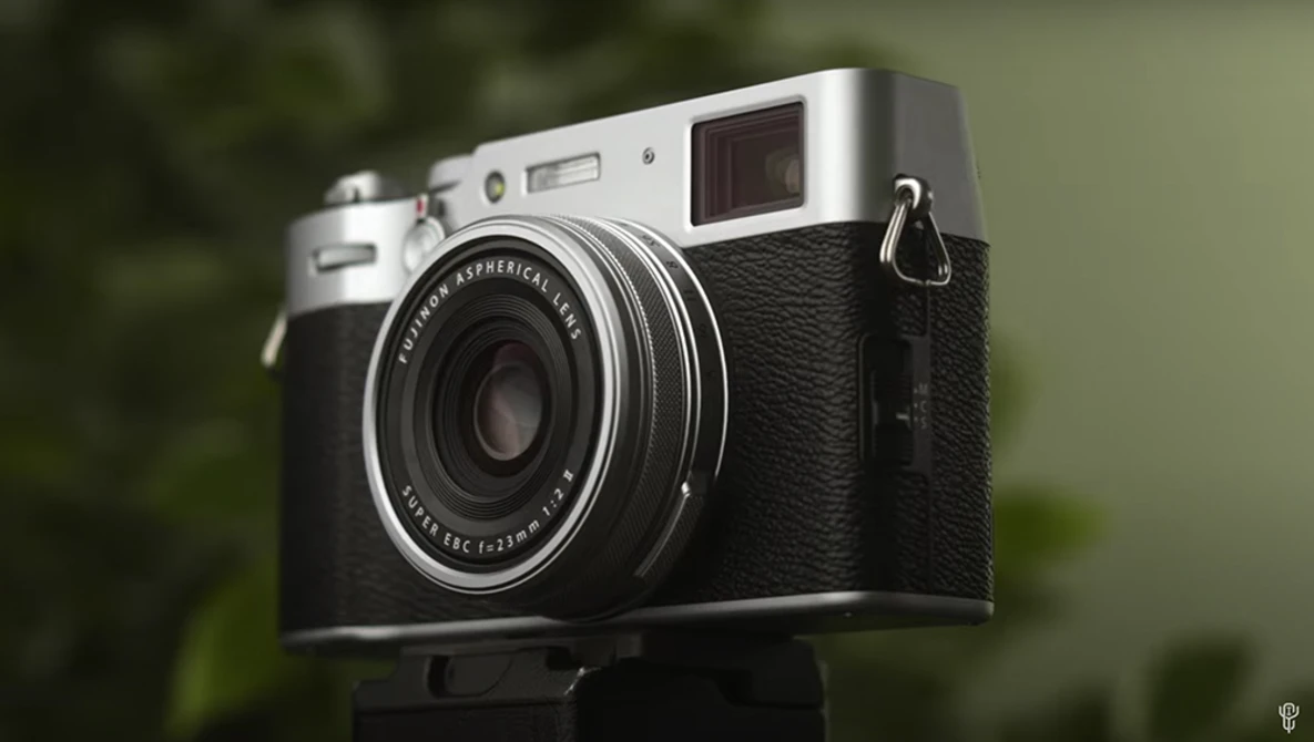 【美品】Fujifilm X100V ショット数1600 Fujifilm X100V Digital Camera (Black & Silver)