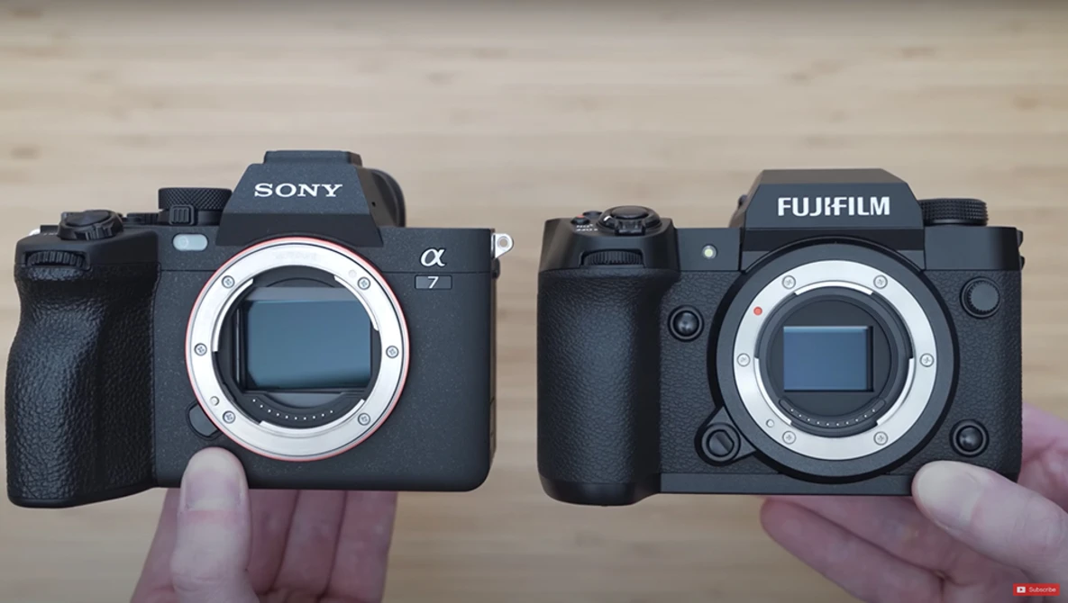 Comparing the Sony a7 IV and Fujifilm X-H2 Mirrorless Cameras