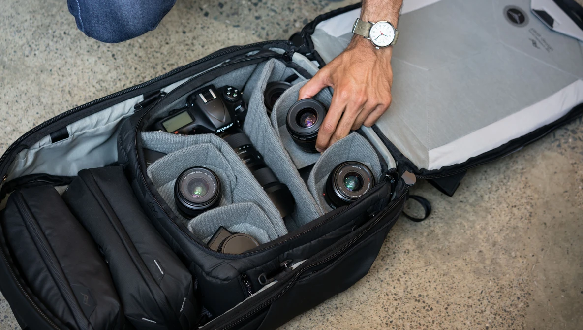 lens peak design medium camera cube