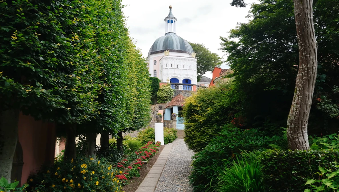 A Look at Fujifilm's Versatile GF 45mm Lens | Fstoppers