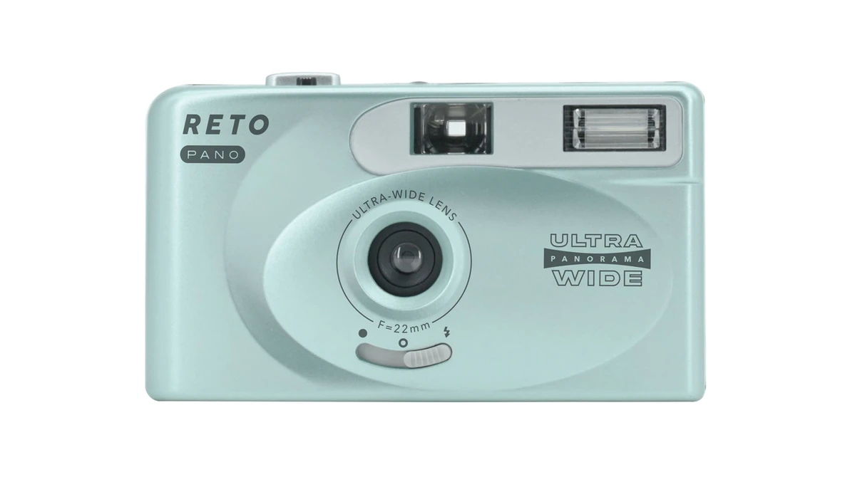 Reto Pano camera in mint green with ultra wide lens and built-in flash.