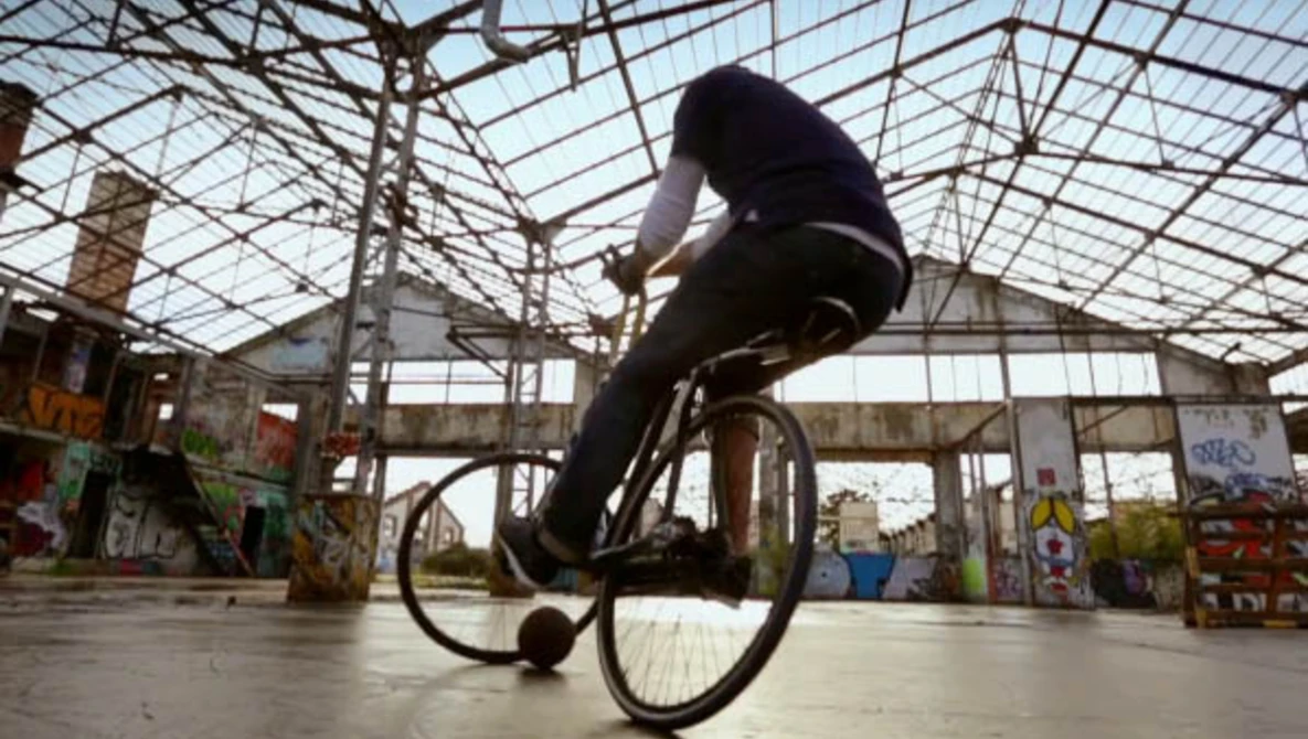 Watch EOS 5D Mark III: Radball on Vimeo.