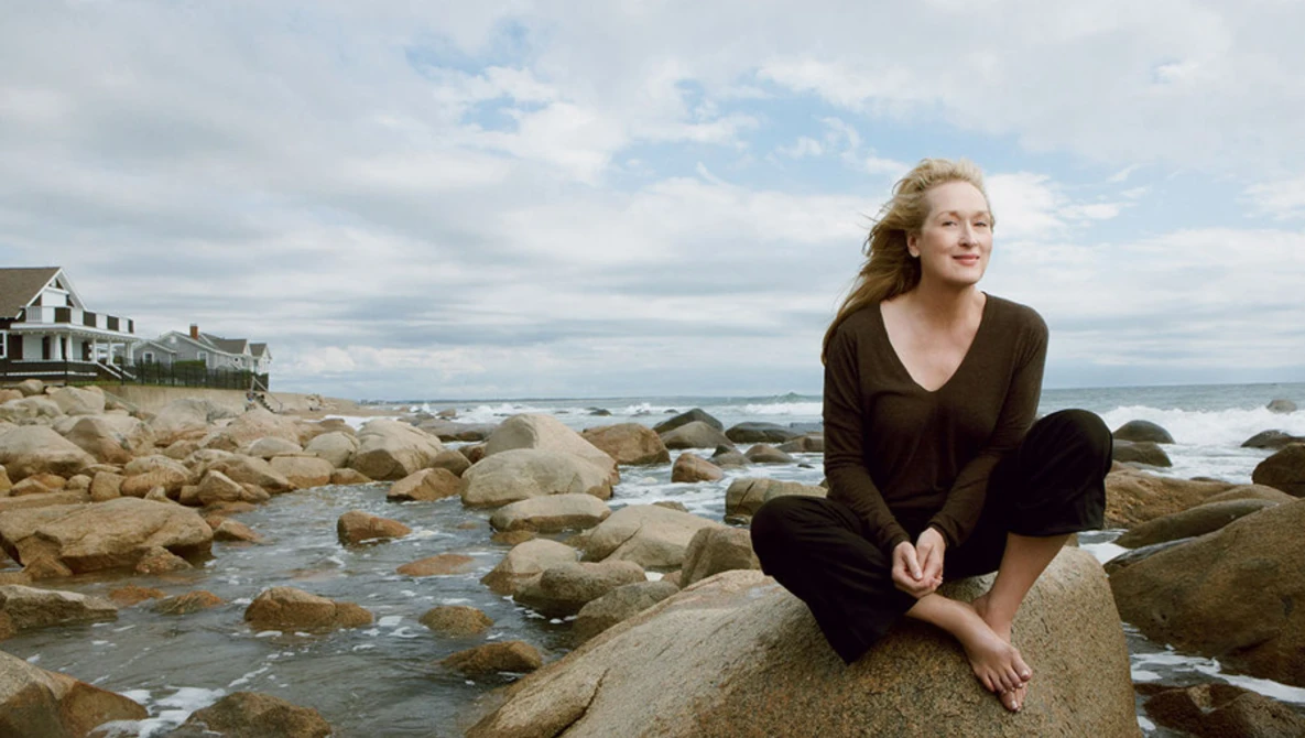 Watch Behind the Scenes: Meryl Streep by Annie Leibovitz for Vogue US January 2012 on Vimeo.