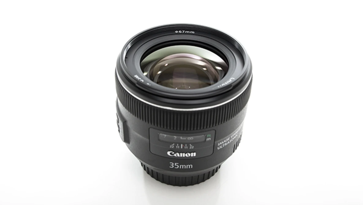 Fstoppers Reviews the Canon 35mm f/2 | Fstoppers