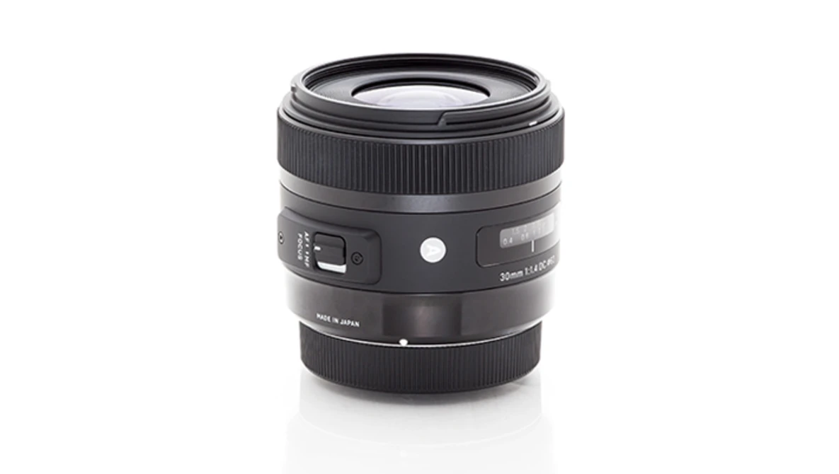 Fstoppers Reviews the Sigma 30mm f/1.4 DC HSM Prime Lens | Fstoppers