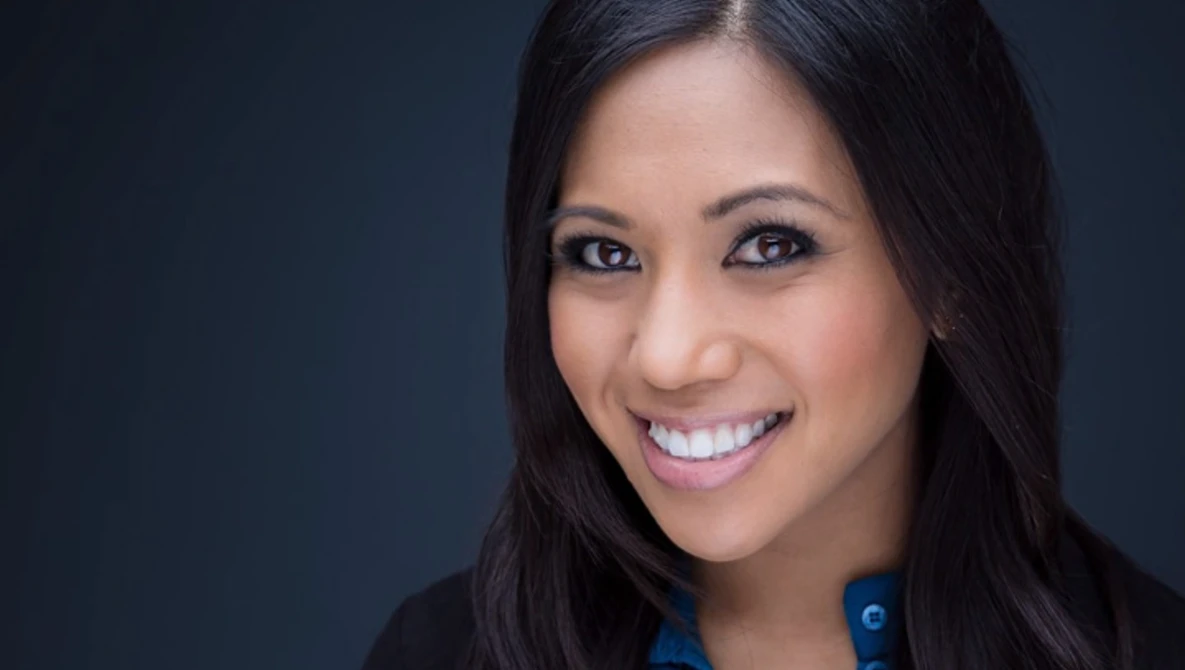 Watch Peter Hurley Style Headshot Lighting on the Cheap! Headshot Lighting with a Strobe and Reflectors on YouTube.