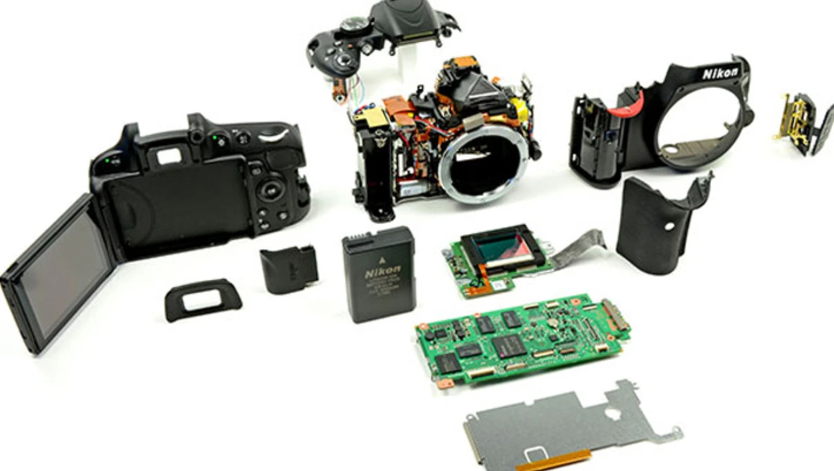 Watch Nikon D5100 Manual Control In Live View on YouTube.