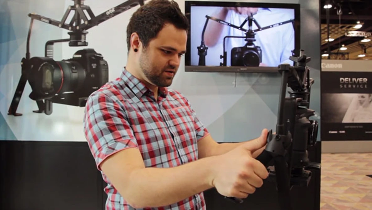 Watch Fstoppers Previews the Comodo Orbit Mechanical Gimbal on Vimeo.