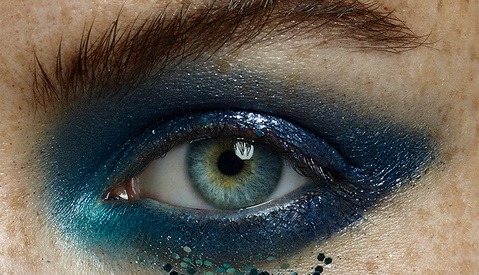How to Naturally Whiten Eyes in Photoshop and Capture One