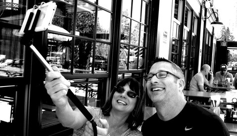 City Immortalizes Selfie Takers With Statue