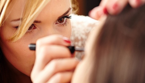 The Ultimate Guide to Finding a Makeup, Hair, and Wardrobe Stylist