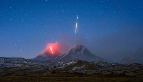 Photographer Captures an Erupting Volcano and Gets a Perfectly Aligned Meteor as Bonus