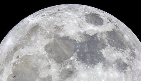 Photographer Prepared For Years To Grab This Epic Supermoon Photo, Which Has Since Caught NASA's Attention