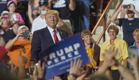 Go Behind the Scenes Photographing U.S. President Donald J. Trump