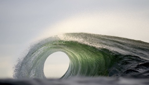 Infinite Waves: a Photography Concept Turned to Video