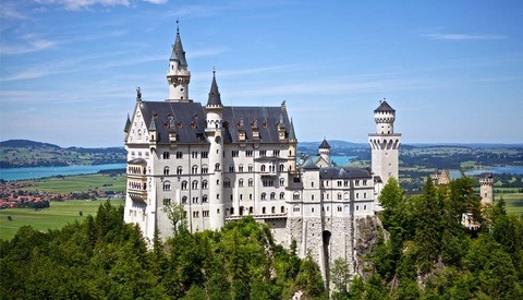 Bitter Legal Battle Launched After Photographer Holds Nude Shoot Inside 15th-Century Castle