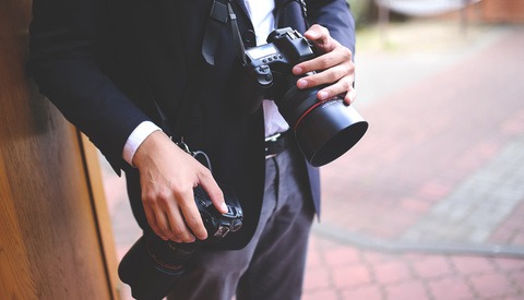 Random Person Proclaims that His Uncle Prefers Nikon, Photographer Immediately Sells All Canon Gear