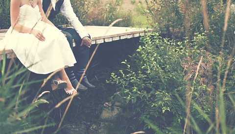 Wedding Guest Collapses While Trying to Refrain From Giving Photographer Advice