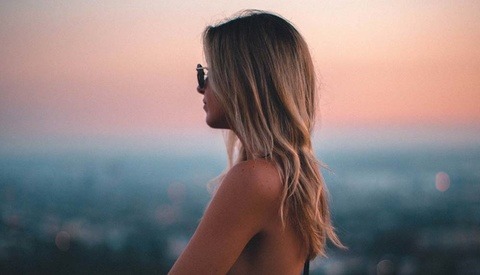 Woman Lands Herself in $10,000 of Debt Trying to Become 'Instagram Famous'