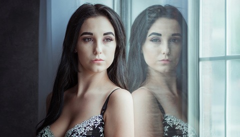 Split Perspectives: How to Create That Mirror Shot
