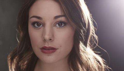 A Straightforward Guide to Creating Backlit Portraits in Studio