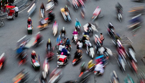Should There Be a Pecking Order for Photographers on Location?
