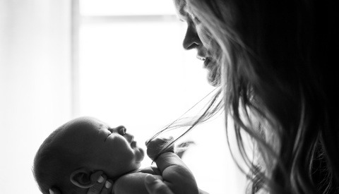 This Has to Stop: Hard Sales of Newborn Photography to Mothers Just Hours After Birth