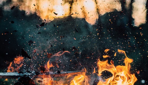 Viral Photos Suggesting Photographers Manipulated Paris Riot Images Proven Fake