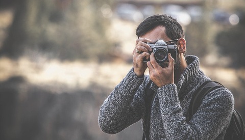 Photographer Makes New Year’s Resolution to Stop Buying Unnecessary Gear in 2019, Breaks It Before 2019 Even Begins