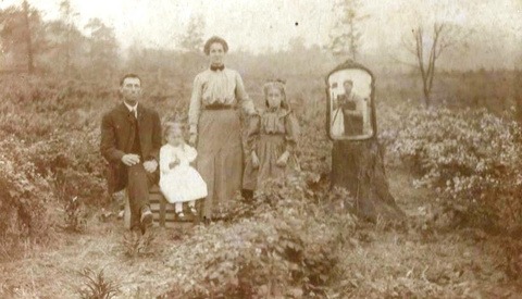 Century-Old Photograph Reveals What It Used to Take to Capture the Perfect Selfie