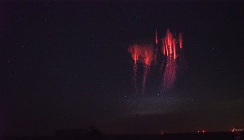 Photographer Captures Rare Lightning Phenomenon