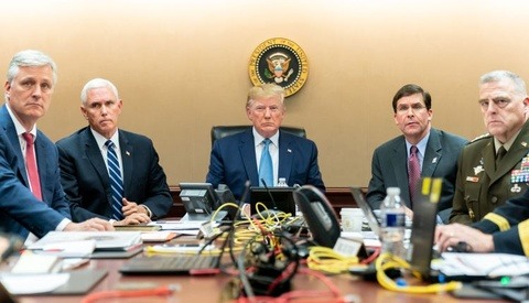 Former White House Photographer Suggests Camera Timestamps Could Prove the Picture of Trump Watching Strike on ISIS Leader Was Staged