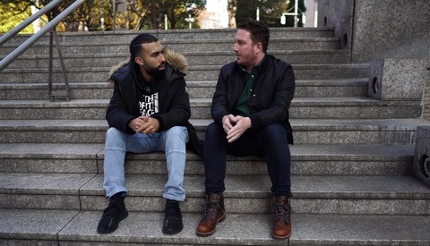 How Do Introverts Navigate the Difficulties of Posing Clients?