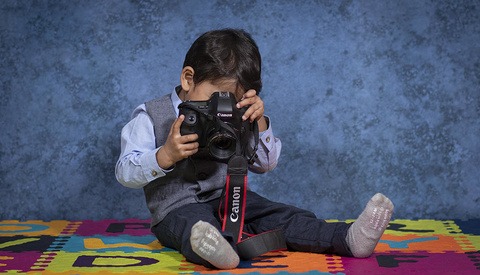 Make It a New Year’s Resolution to Introduce Photography to a Loved One
