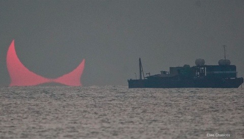 "Evil Eyes" Sunrise Captured During Solar Eclipse